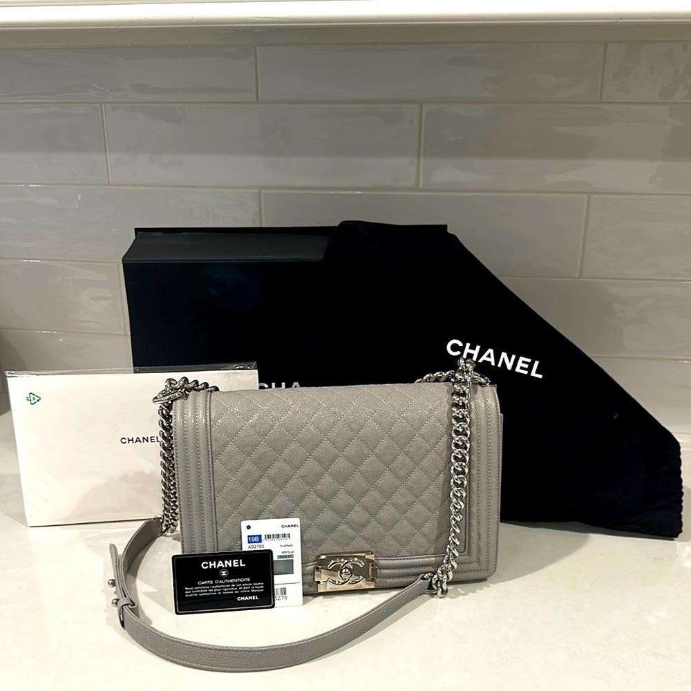 Chanel Medium Boy Bag Grey w Silver hardware. Rare full set. Perfect condition.